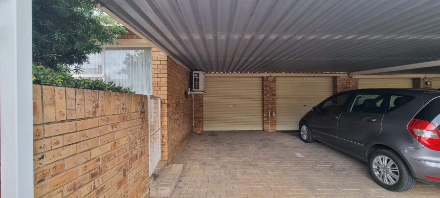 3 Bedroom Property for Sale in Langenhovenpark Free State